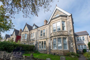 13 Victoria Road Apartment